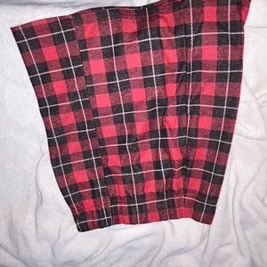 Plaid red and black mini skirt